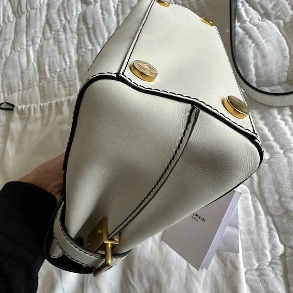 Balmain, white leather off shoulder or Crossbody bag. - Picture 7 of 16